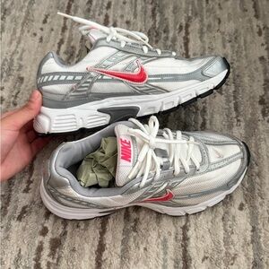 Nike White and Silver Sneakers with Red Details